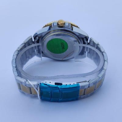 Men's Quartz Round Stainless Steel Watch